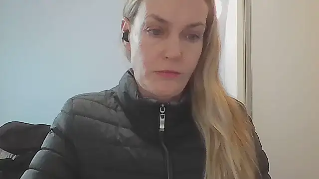 Annylove1 online show from June 2, 10:48 am