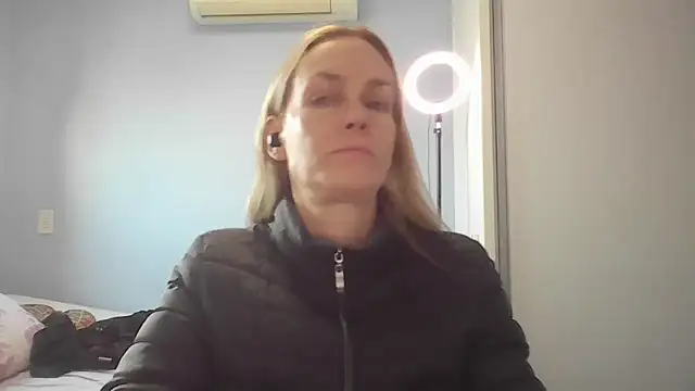 Annylove1 online show from May 12, 10:43 am
