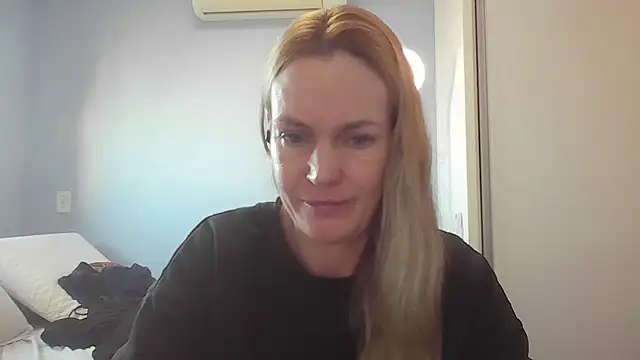 Snapshot of Annylove1 chatting on June 8, 10:49 am Annylove1 online show from June 8, 10:49 am