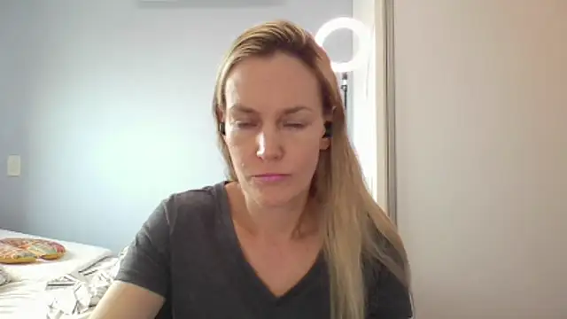 Annylove1 online show from February 12, 10:48 am