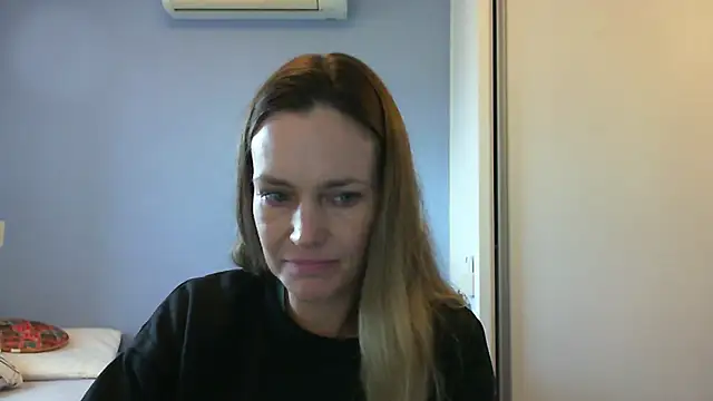 Snapshot of Annylove1 chatting on September 26, 11:06 am Annylove1 online show from September 26, 11:06 am
