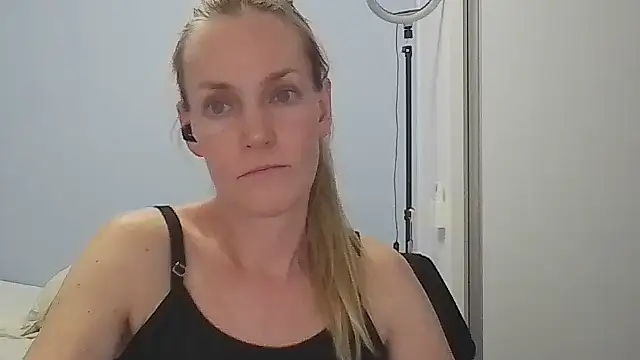 Annylove1 online show from February 18, 12:19 am