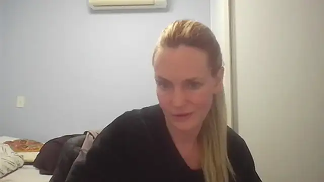 Snapshot of Annylove1 chatting on July 1, 12:22 am Annylove1 online show from July 1, 12:22 am