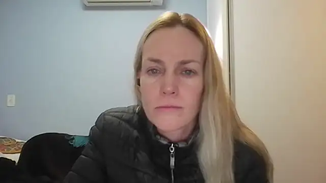 Annylove1 online show from June 1, 12:38 pm
