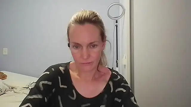 Annylove1 online show from February 9, 12:19 am