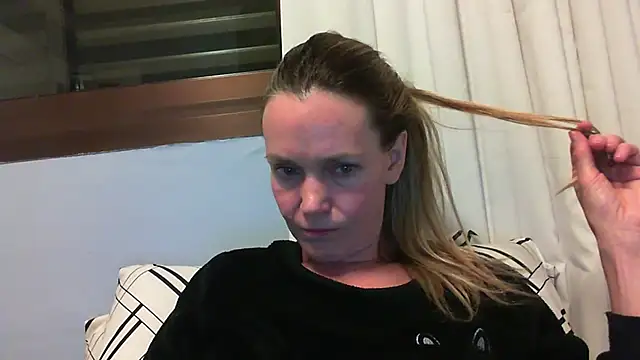 Snapshot of Annylove1 chatting on September 29, 12:17 am Annylove1 online show from September 29, 12:17 am