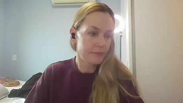 Snapshot of Annylove1 chatting on July 9, 10:48 am Annylove1 online show from July 9, 10:48 am