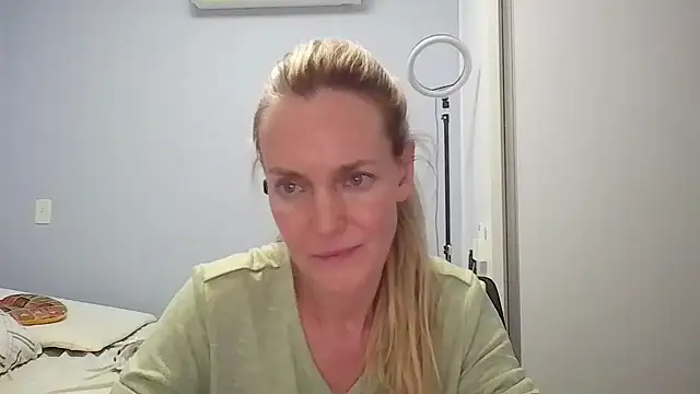 Annylove1 online show from February 28, 12:43 am