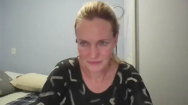 Annylove1 online show from March 29, 1:29 am