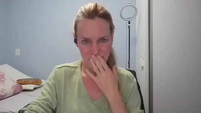 Annylove1 online show from April 22, 12:17 am