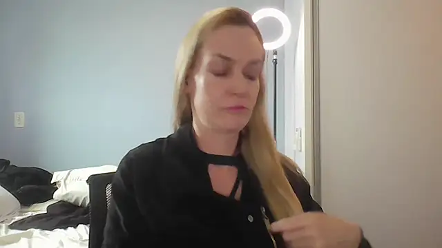 Annylove1 online show from May 27, 10:55 am