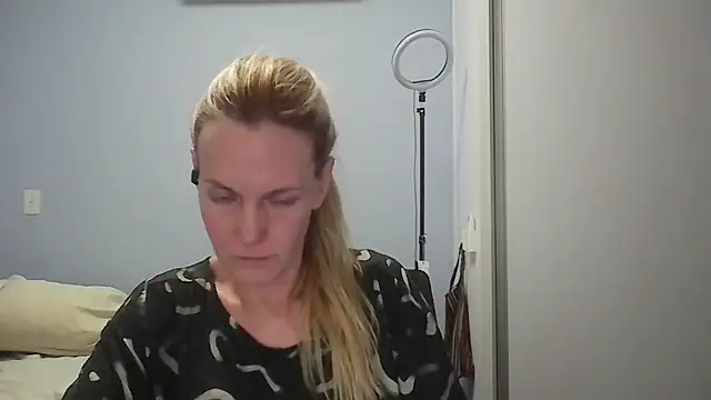 Annylove1 online show from March 30, 12:23 am