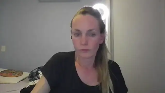 Annylove1 online show from December 19, 12:14 am