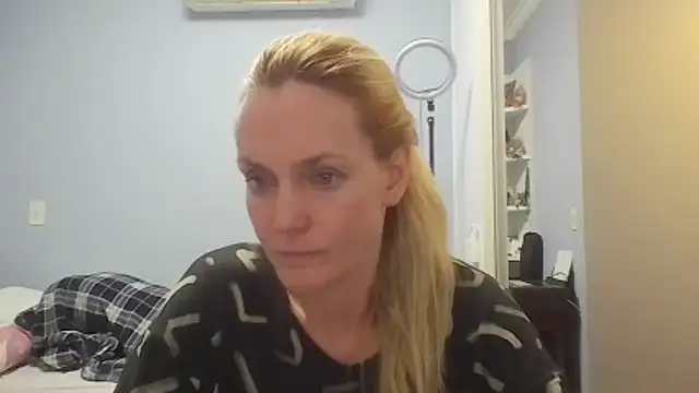 Annylove1 online show from May 4, 12:03 am