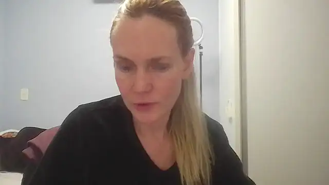 Snapshot of Annylove1 chatting on June 22, 12:38 am Annylove1 online show from June 22, 12:38 am