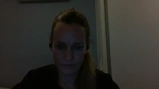 Snapshot of Annylove1 chatting on October 9, 11:16 pm Annylove1 online show from October 9, 11:16 pm