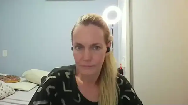 Annylove1 online show from March 18, 10:54 pm