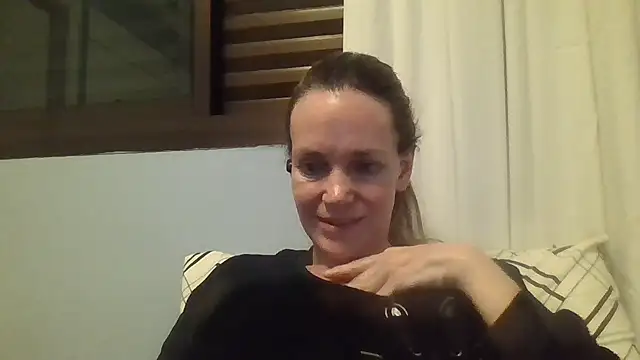 Snapshot of Annylove1 chatting on October 1, 12:06 am Annylove1 online show from October 1, 12:06 am