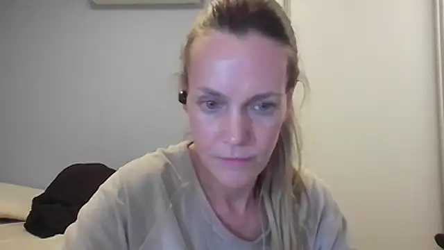 Annylove1 online show from November 26, 12:10 am