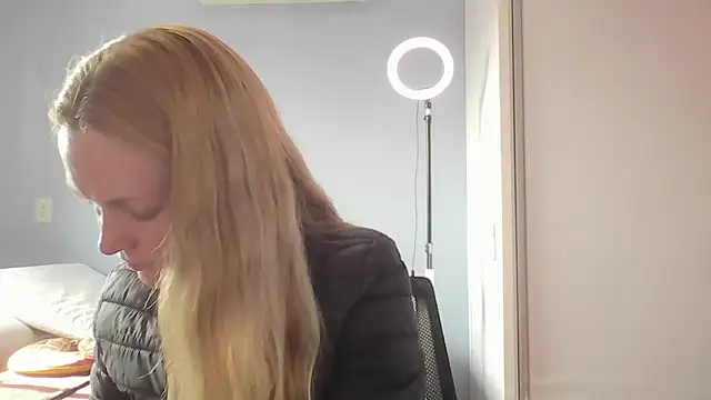Annylove1 online show from June 3, 4:55 pm