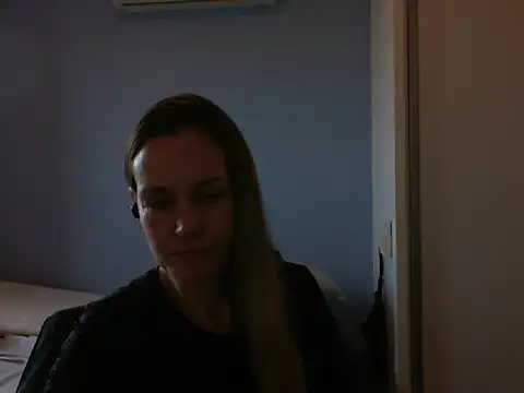 Snapshot of Annylove1 chatting on October 16, 11:07 am Annylove1 online show from October 16, 11:07 am