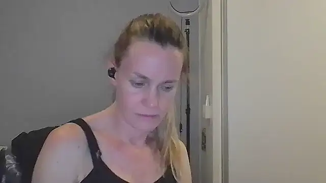 Annylove1 online show from December 5, 12:21 am