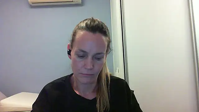 Snapshot of Annylove1 chatting on October 8, 10:54 pm Annylove1 online show from October 8, 10:54 pm