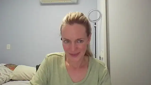 Annylove1 online show from March 8, 12:27 am