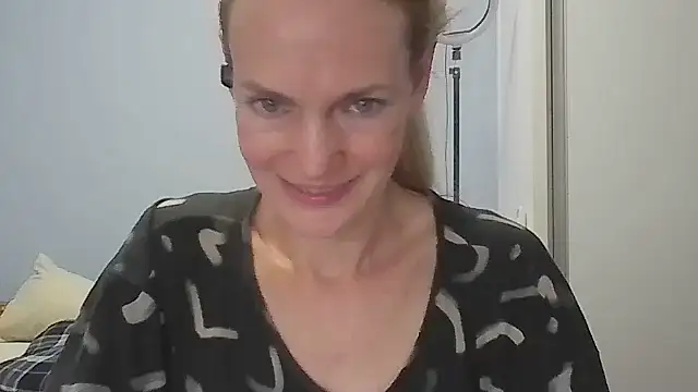 Annylove1 online show from March 26, 12:31 am