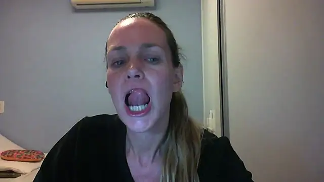 Snapshot of Annylove1 chatting on October 5, 12:34 am Annylove1 online show from October 5, 12:34 am