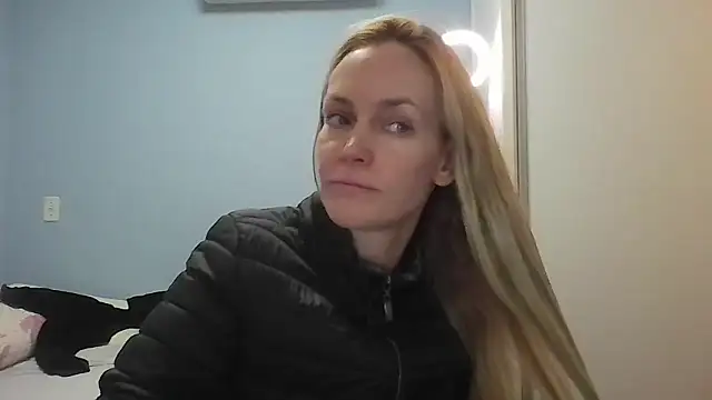 Annylove1 online show from May 11, 12:17 pm