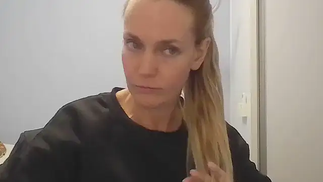 Annylove1 online show from June 4, 11:53 pm