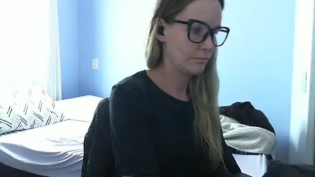 Snapshot of Annylove1 chatting on September 14, 5:46 pm Annylove1 online show from September 14, 5:46 pm