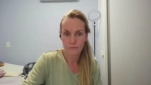 Annylove1 online show from April 14, 12:15 am