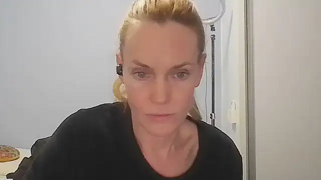 Annylove1 online show from May 20, 12:07 am