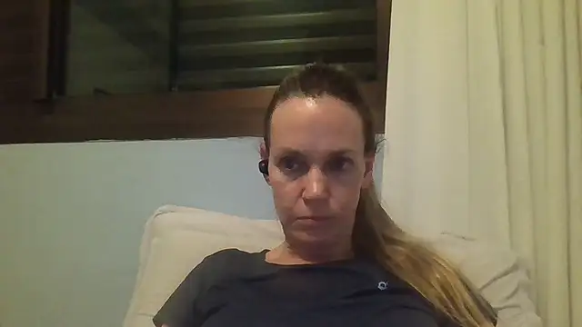 Snapshot of Annylove1 chatting on October 7, 12:11 am Annylove1 online show from October 7, 12:11 am