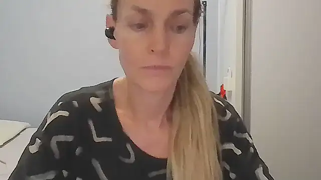 Annylove1 online show from March 20, 12:00 am