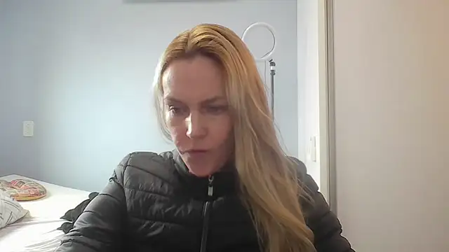 Snapshot of Annylove1 chatting on June 24, 12:48 pm Annylove1 online show from June 24, 12:48 pm