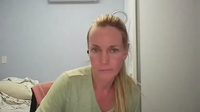 Annylove1 online show from March 2, 12:11 am