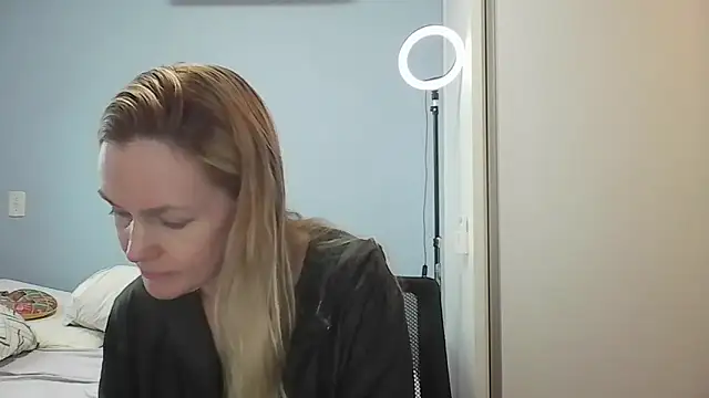 Annylove1 online show from March 10, 10:52 am