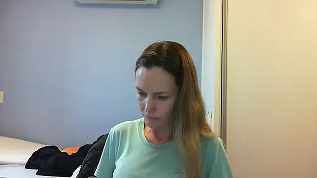 Snapshot of Annylove1 chatting on September 22, 10:54 am Annylove1 online show from September 22, 10:54 am