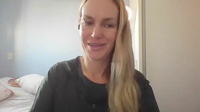 Annylove1 online show from May 5, 12:19 pm