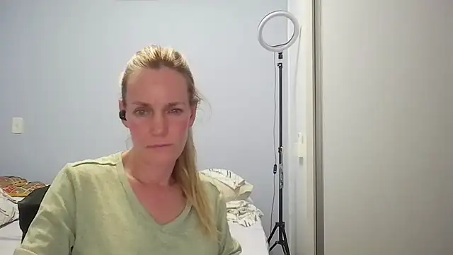 Annylove1 online show from March 6, 12:27 am