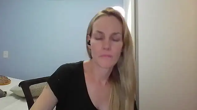 Annylove1 online show from March 26, 12:36 pm