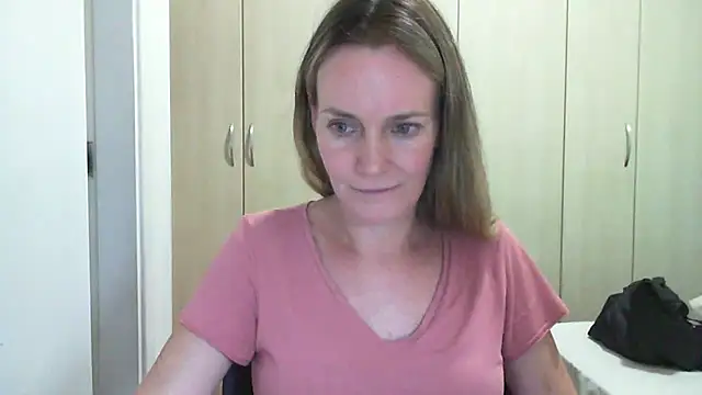Snapshot of Annylove1 chatting on March 4, 9:43 pm Annylove1 online show from March 4, 9:43 pm