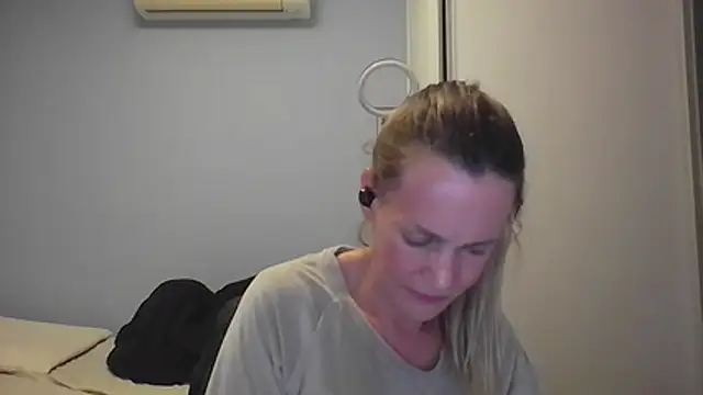 Annylove1 online show from November 21, 12:20 am