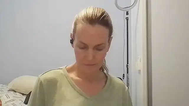 Annylove1 online show from March 12, 12:16 am