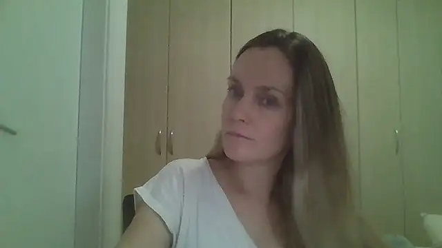 Snapshot of Annylove1 chatting on March 21, 9:01 pm Annylove1 online show from March 21, 9:01 pm