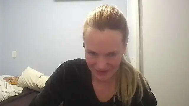 Snapshot of Annylove1 chatting on June 28, 12:28 am Annylove1 online show from June 28, 12:28 am