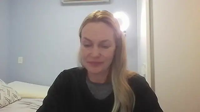 Snapshot of Annylove1 chatting on July 7, 10:52 am Annylove1 online show from July 7, 10:52 am